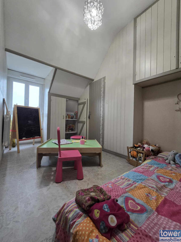 Maison - 122 m² - 8 pièces