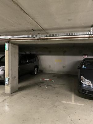 Parking / Garage
