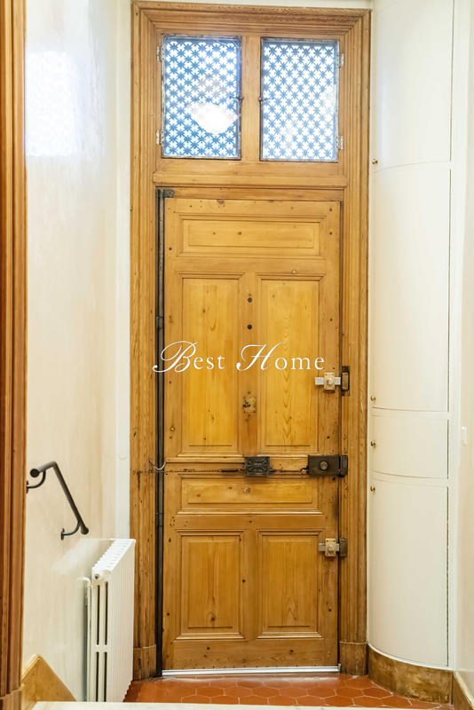 Maison - 245 m² - 8 pièces