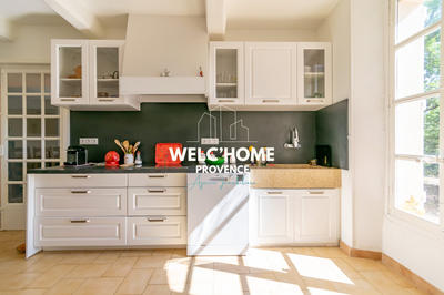 Maison - 181 m² - 9 pièces