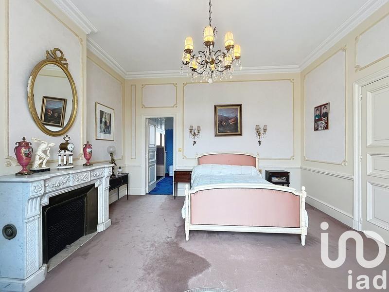 Maison - 323 m² - 9 pièces