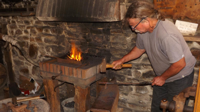 ça forge, ça façonne au musée du clou et du sabotier