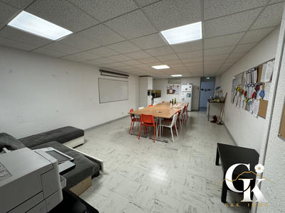 Bureau - 458 m²