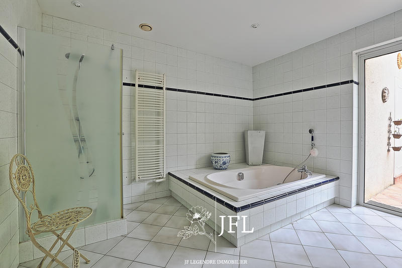 Maison ancienne - 203 m² - 7 pièces