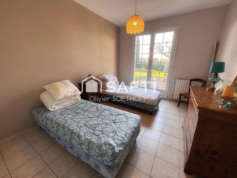 Maison - 220 m² - 8 pièces