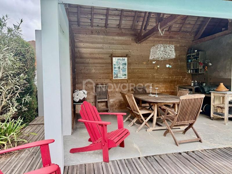 Villa - 285 m² - 8 pièces