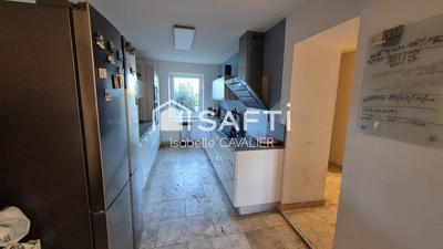 Maison - 255 m² - 8 pièces