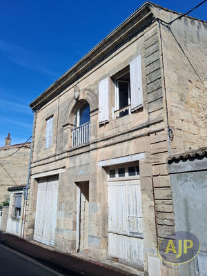 Maison - 200 m² - 4 pièces