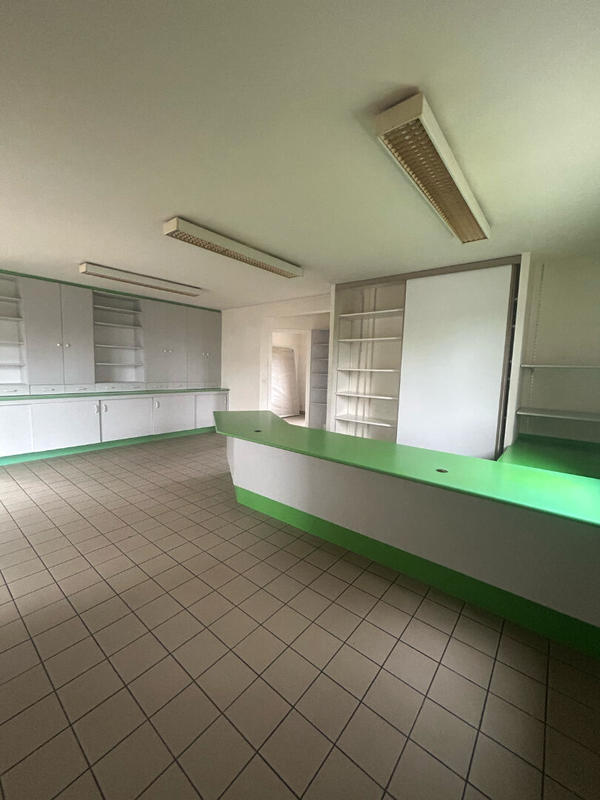 Local commercial - 105 m²