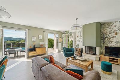 Maison - 179 m² - 6 pièces