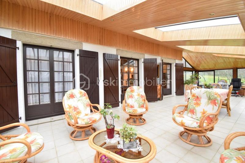 Maison traditionnelle - 177 m² - 7 pièces