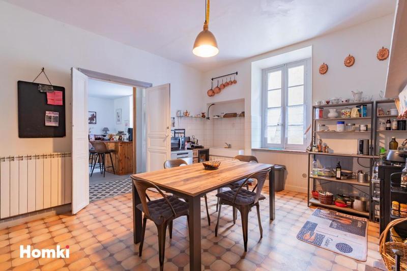 Maison - 203 m² - 7 pièces