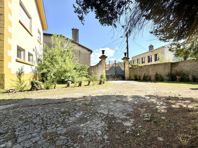 Maison - 274 m² - 6 pièces