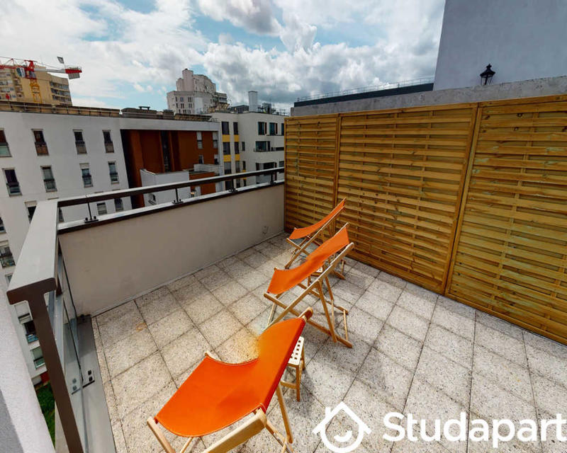 Chambre - 140 m² - 1 pièce