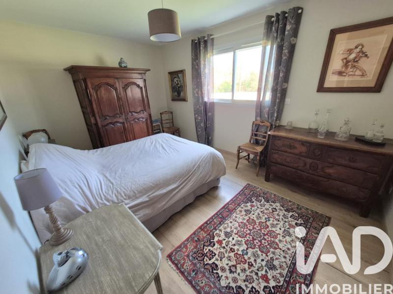 Maison - 204 m² - 7 pièces