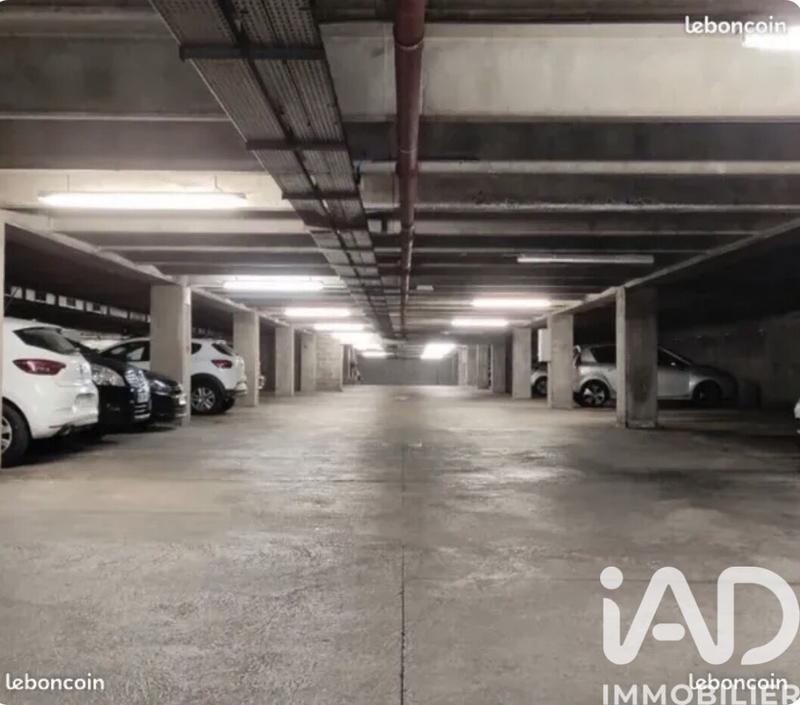 Parking - 65 m²