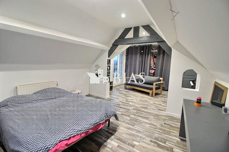 Maison - 188 m² - 7 pièces