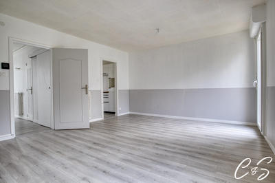 Maison - 84 m² - 4 pièces