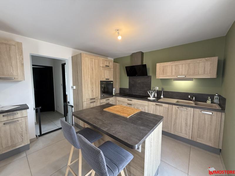 Maison - 90 m² - 5 pièces