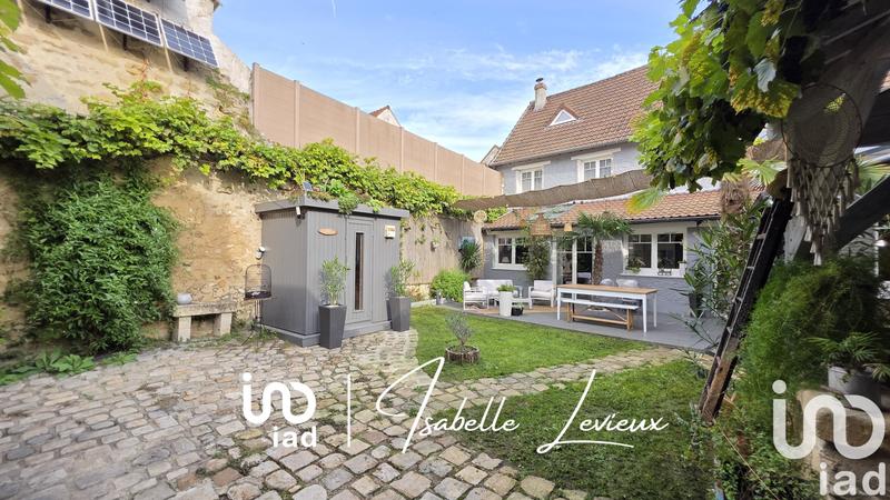 Maison - 200 m² - 8 pièces