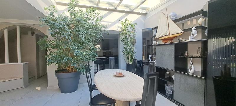 Maison - 104 m² - 5 pièces