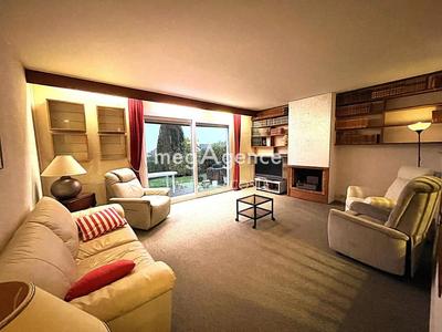 Maison traditionnelle - 179 m² - 6 pièces