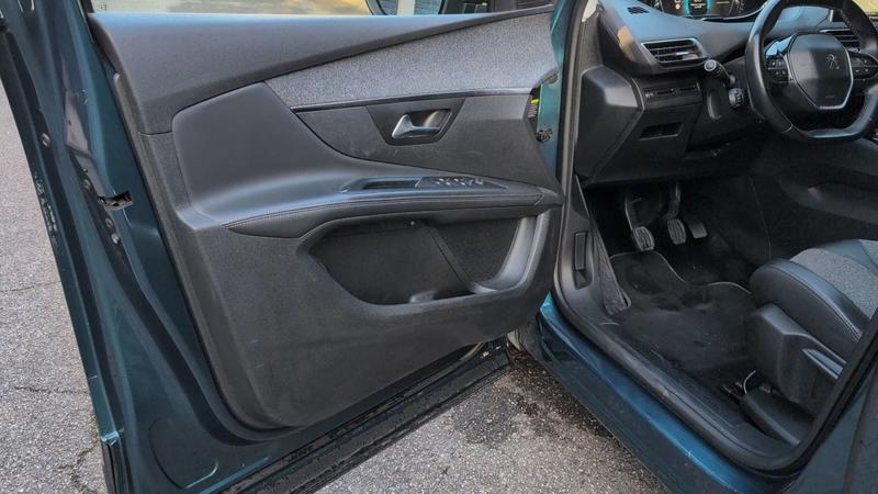 Peugeot 5008 II 1.2 PureTech 130 Allure