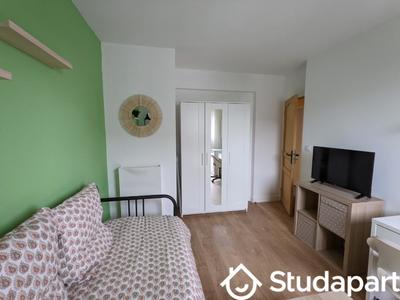 Chambre - 10 m² - 1 pièce