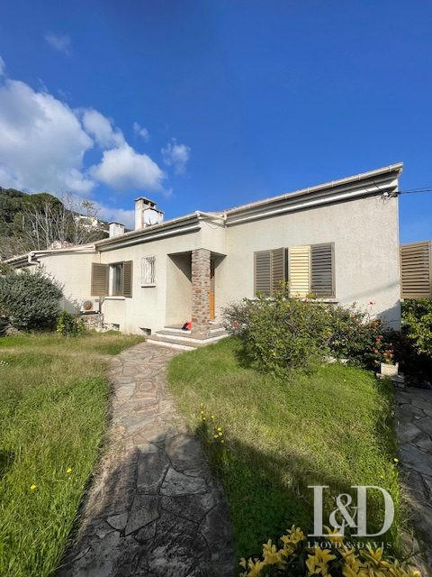 Maison - 185 m² - 7 pièces