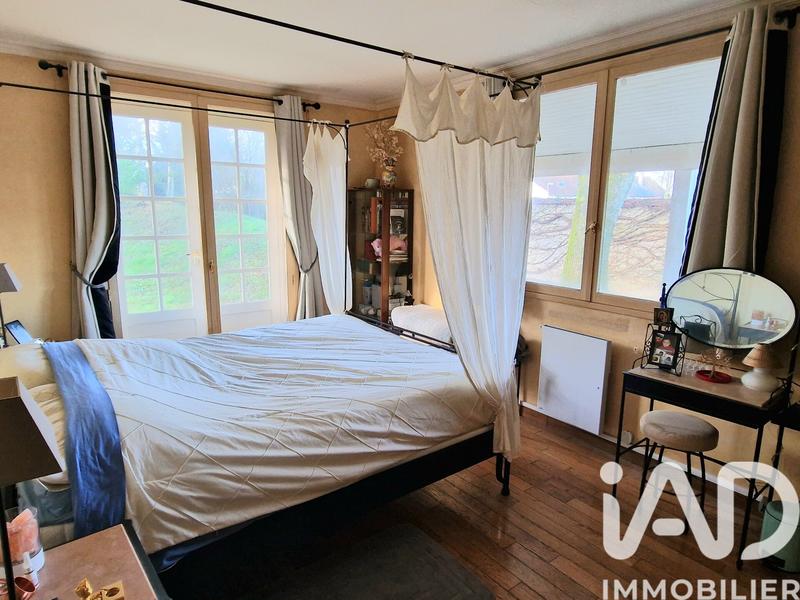 Maison - 230 m² - 8 pièces