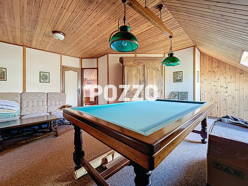 Maison - 220 m² - 8 pièces