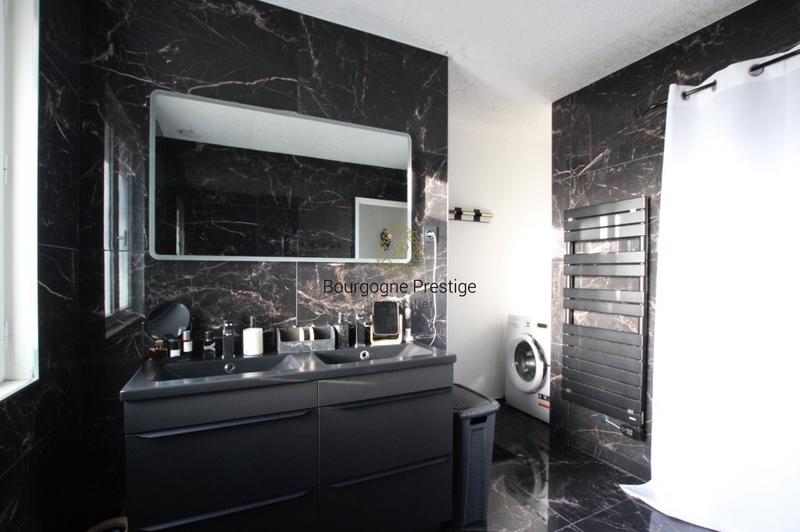 Maison - 113 m² - 5 pièces