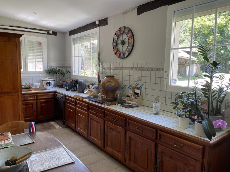 Maison - 230 m² - 9 pièces