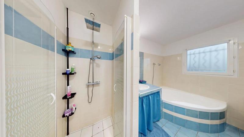 Propriété - 132 m² - 6 pièces