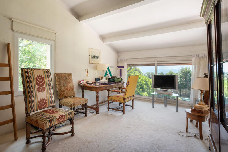 Maison - 286 m² - 9 pièces