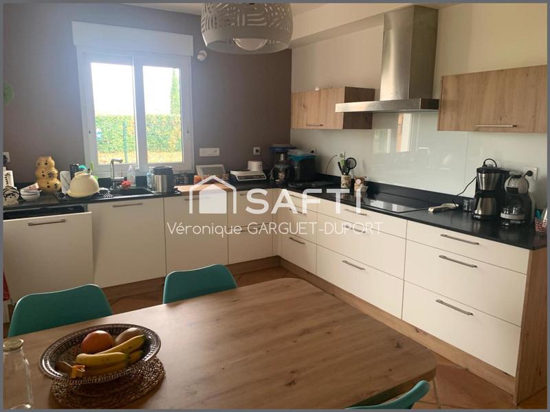 Maison - 218 m² - 8 pièces