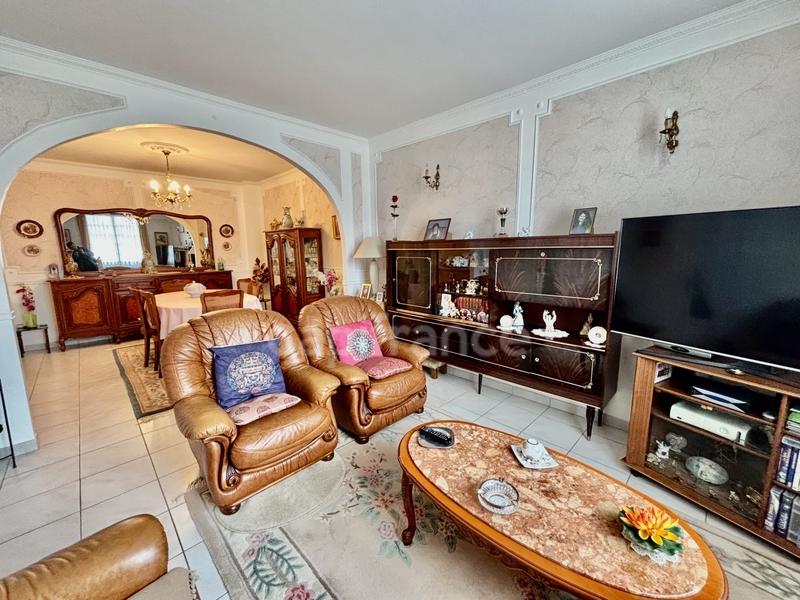 Maison - 163 m² - 8 pièces