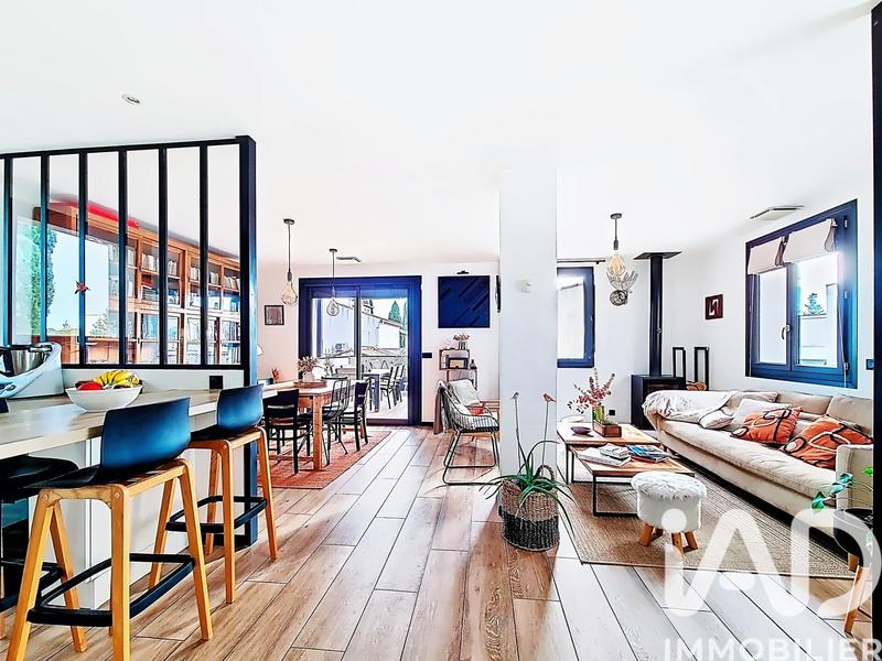 Maison - 180 m² - 6 pièces