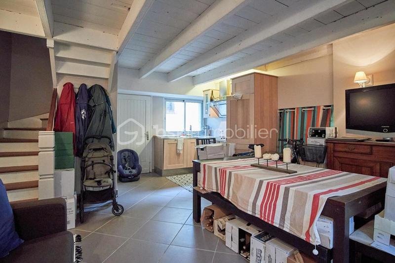 Maison en pierre - 180 m² - 11 pièces