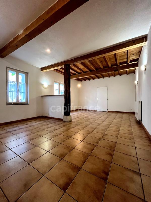 Maison - 232 m² - 7 pièces