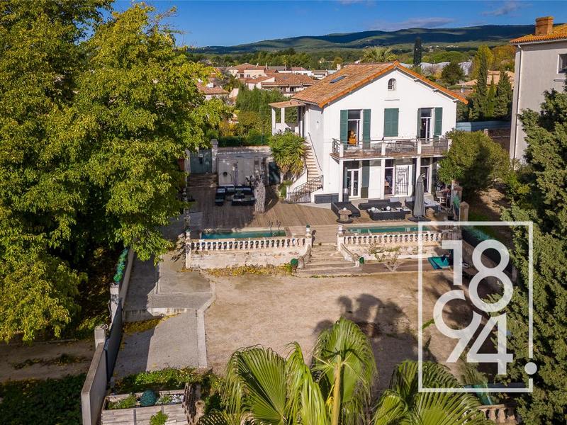 Propriété - 160 m² - 6 pièces