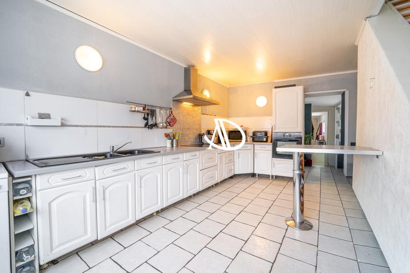 Maison - 160 m² - 7 pièces