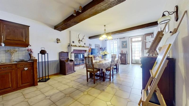 Maison - 248 m² - 8 pièces