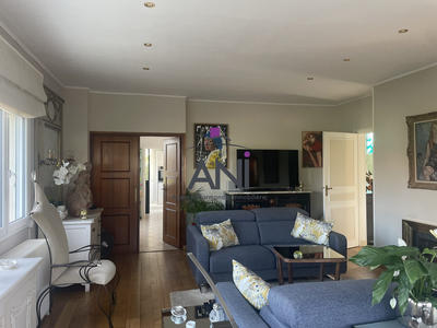 Maison - 171 m² - 8 pièces