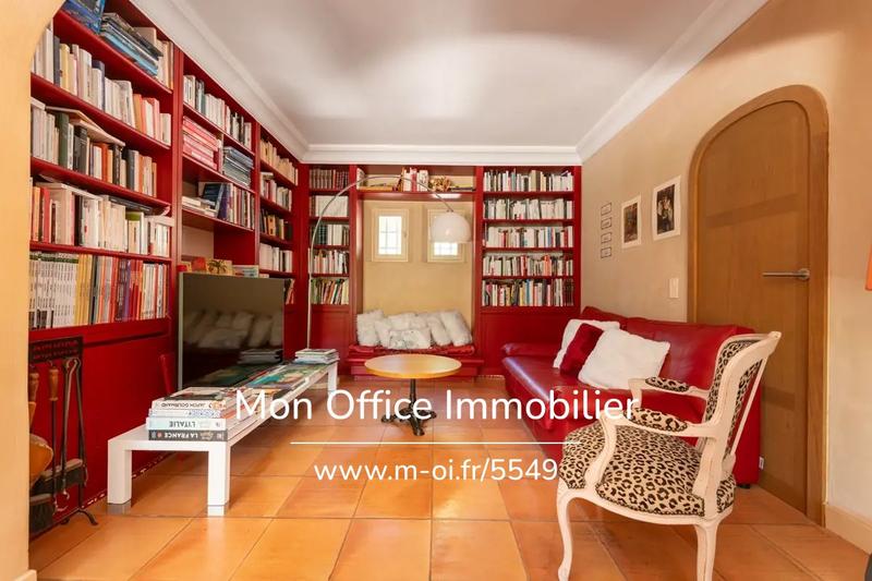 Propriété - 375 m² - 10 pièces