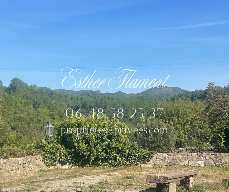 Maison - 265 m² - 11 pièces