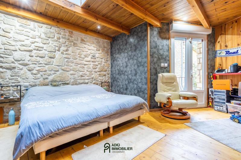 Maison - 381 m² - 9 pièces