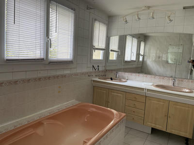 Maison - 120 m² - 6 pièces