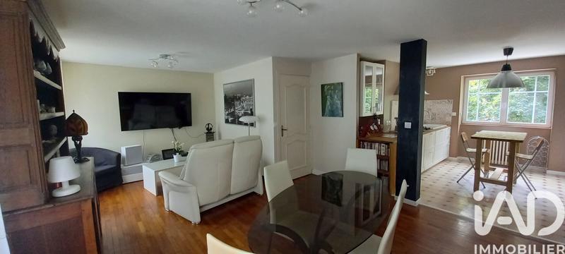 Maison - 245 m² - 9 pièces