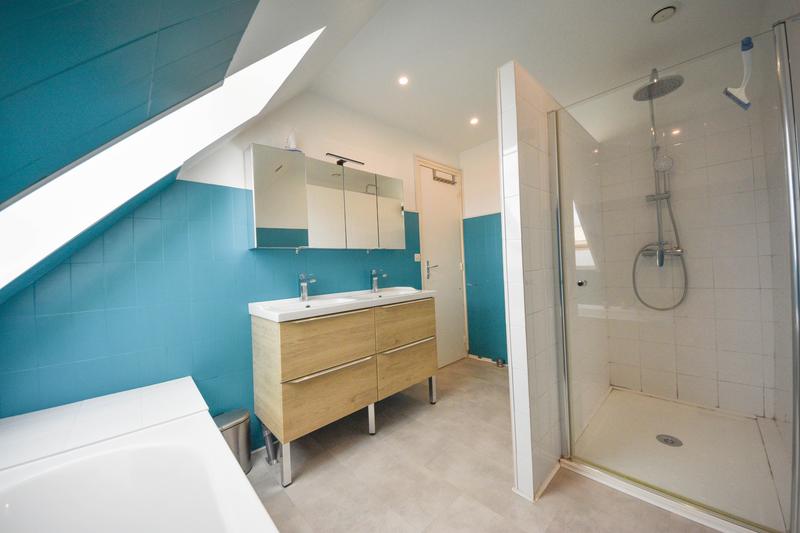 Maison - 175 m² - 9 pièces